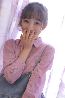 小夹子夹在小奴的花蒂头